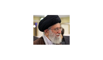 رهبر انقلاب: اجازه ندهید انگیزههای سیاسی به درون فضاهای علمی و تحقیقاتی نفوذ کند